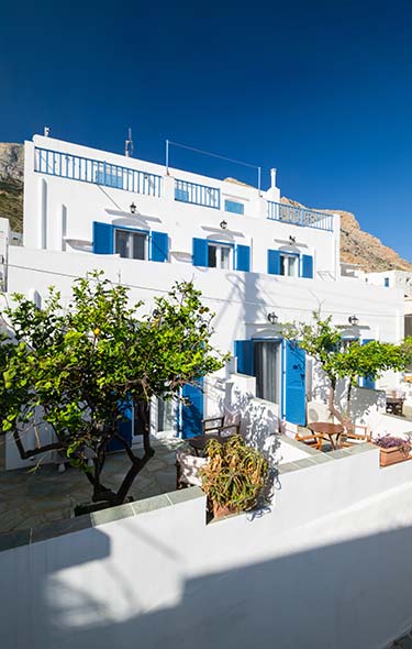 Εσωτερικό στα δίκλινα δωμάτια το Στενό, στις Καμάρες της Σίφνου